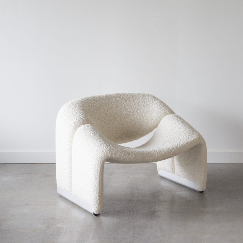 Art meets interior design - groovy f598 chair by pierre paulin